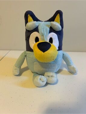 Animated Talking Bluey Plush by Moose Toys